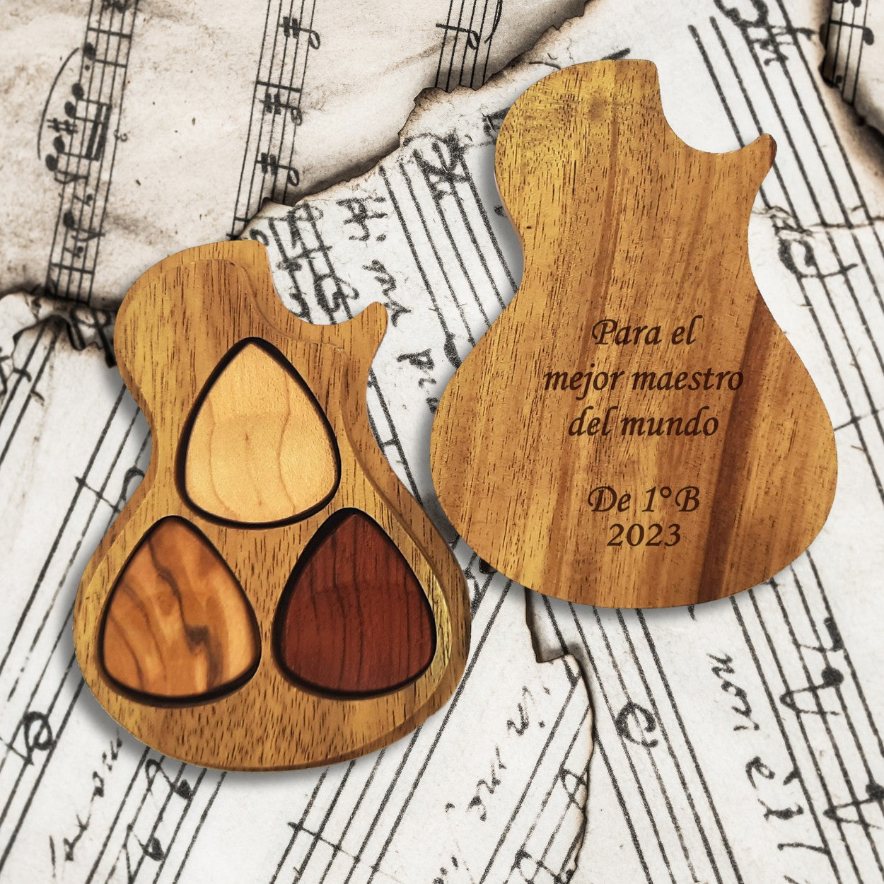 estuche madera con púas